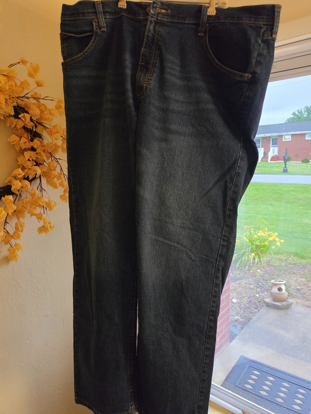Wrangler Men's Black Straight-Leg Jeans 38/30